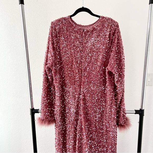 Pink sequin gown with split worn once - Picture 12 of 12